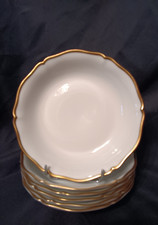 6 petites assiettes creuses en porcelaine de Limoges décor filet or D. 19,5 cm