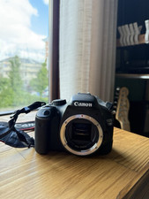 Canon EOS 550D DSLR Camera with EF-S 18-55mm And Strap