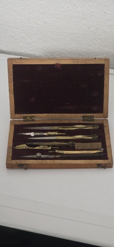 Ancien coffret dessin - de,