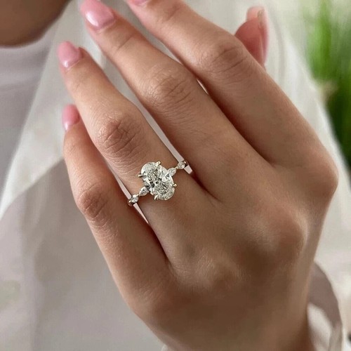 Bague diamant taille ovale