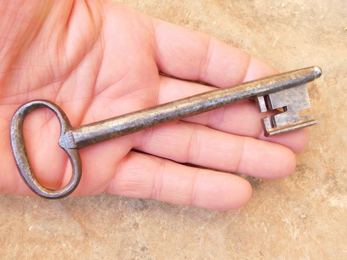147mm old wrought iron - iron, key