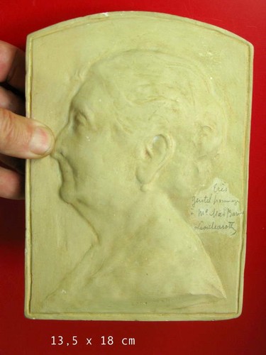 Sculpture moulage bas relief - ,