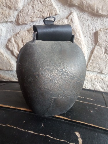 Ancienne cloche à vache - ,