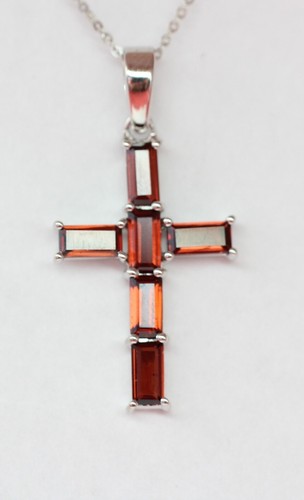 Pendentif croix grenat de - pendentif,