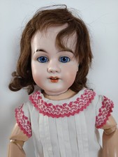 Belle poupée ancienne