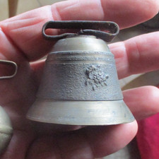 Ancienne Clochette Cloche en Bronze à Collier de Petite Chèvre Lama Chien ou Ane