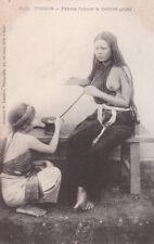 Tonkin Femme fumant le