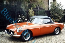 MGB Roadster  RVL329L Rostyle Wheels 1974 original 35 mm Slide v2