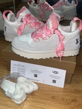 Ugg LOWMEL beige. Neuve jamais