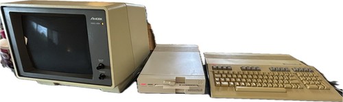 Commodore 128 computer system - commodore,