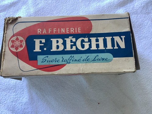 Ancien paquet boîte de - /,