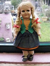 Jolie poupée Ancienne