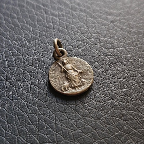 Petite médaillette sainte - petite,