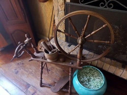 Rouet ancien traditionnel - ancien,