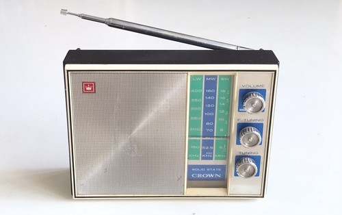 Radio vintage crown model - crown,