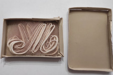 box 7 letters embroidered "M" IDEAL EMBROIDERY N°5 haberdashery monogram initial