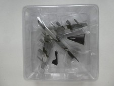 Maquette avion en métal – B