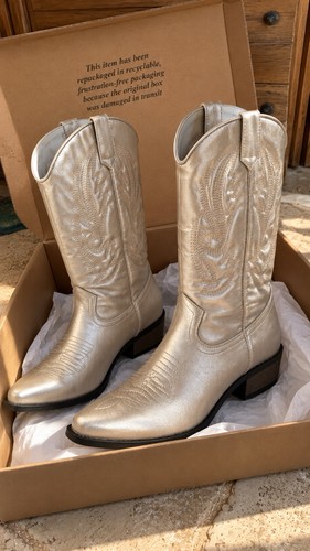 Coconuts matisse bottes - coconuts, by