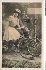 AVGP12-0764-WOMAN - Couple riding bicycles - Flowers - landscape