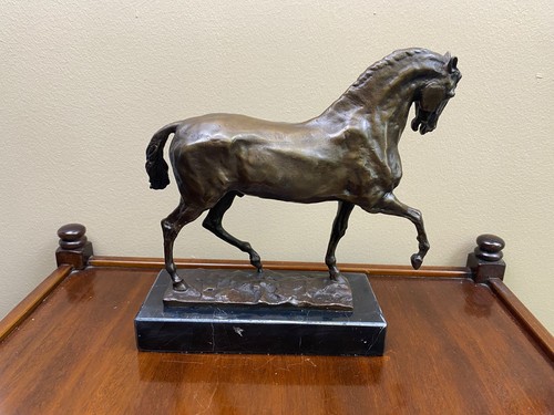 Sculpture cheval au - cheval,