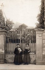 BK613 Vintage Photo Card RPPC Card Women Fashion Grid Entrance Home