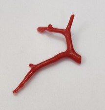 Branche de corail rouge pierre