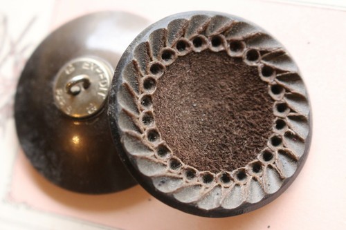 Bouton ancien haute couture - ,
