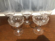 5 JOLIES COUPES A CHAMPAGNE