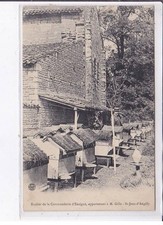 SAINT-JEAN-D'ANGELY: apiary of the ensignee commandery, belonging to Mr. Gi