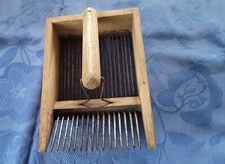 OLD BLUEBERRY COMB CRAFT HARVESTING TOOL 
