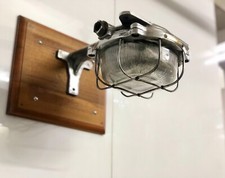 Lumière de cloison en