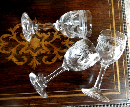 Anciens petits verres - 11,