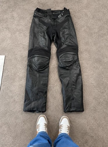 Pantalon en cuir - 🖤,