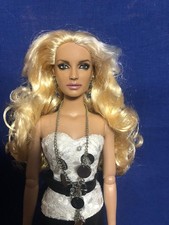 Lindsay Lohan repaint Robert