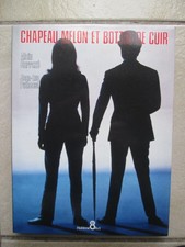 CHAPEAU MELON BOTTES DE CUIR