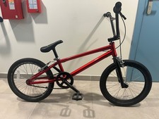 bmx Mongoose rouge comme neuf