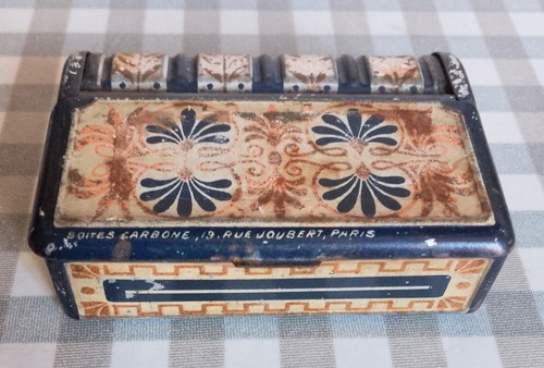 Ancienne jolie boîte