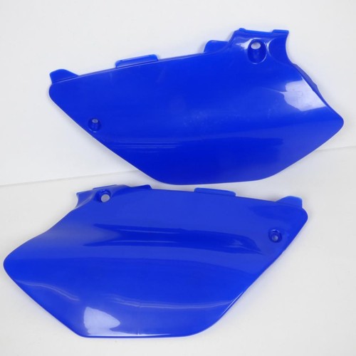 Caches latéraux bleu