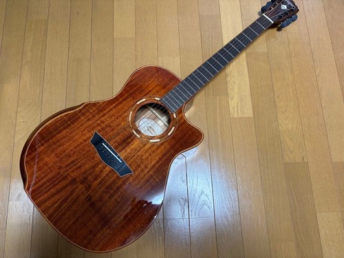 Guitare acoustique naturelle
