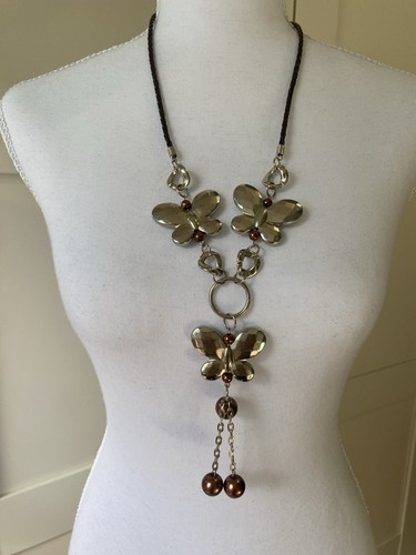 Collier pendentif papillon