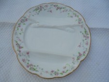 Assiette à asperge en porcelaine de Limoges signée Bernardeau.