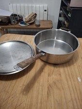 Sauteuse inox avec couvercle -