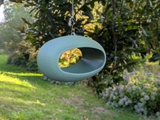 Mangeoire oiseaux de la nature