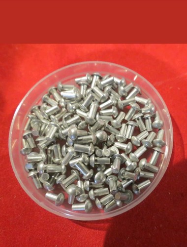 Dinky toys lot 100 rivets - lot,