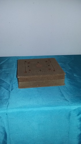 Ancienne boite mouchoirs - a,