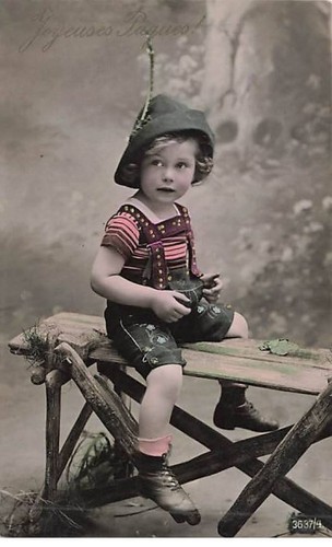 Enfant garçon assis sur - enfant,