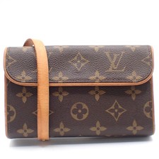 LOUIS VUITTON Pochette