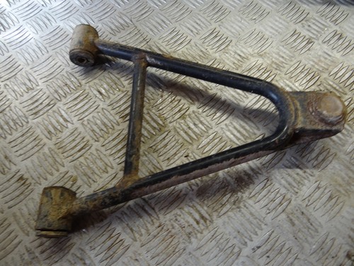 Triangle inferieur avant droit - inferieur,