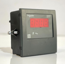 FRÉQUENCEMÈTRE À PANNEAU