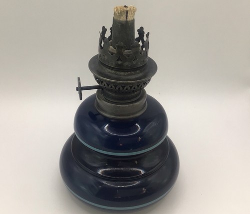 Ancienne lampe pétrole - ancienne, à
